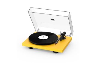 Pro-Ject Debut Carbon Evo Turntable - Golden Yellow Pro-Ject Debut Carbon Evo Turntable - Golden Yellow